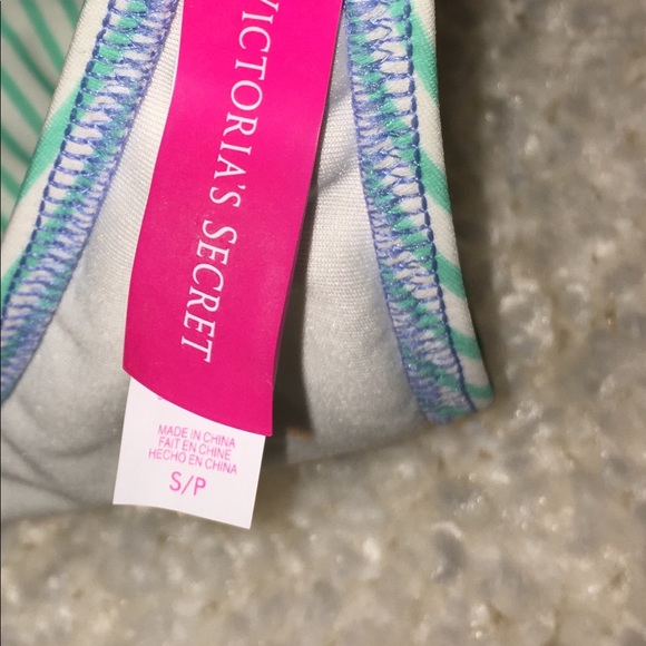 HP #149🎉🎉Gorgeous V Secret bikini top sz s/p - Picture 4 of 7
